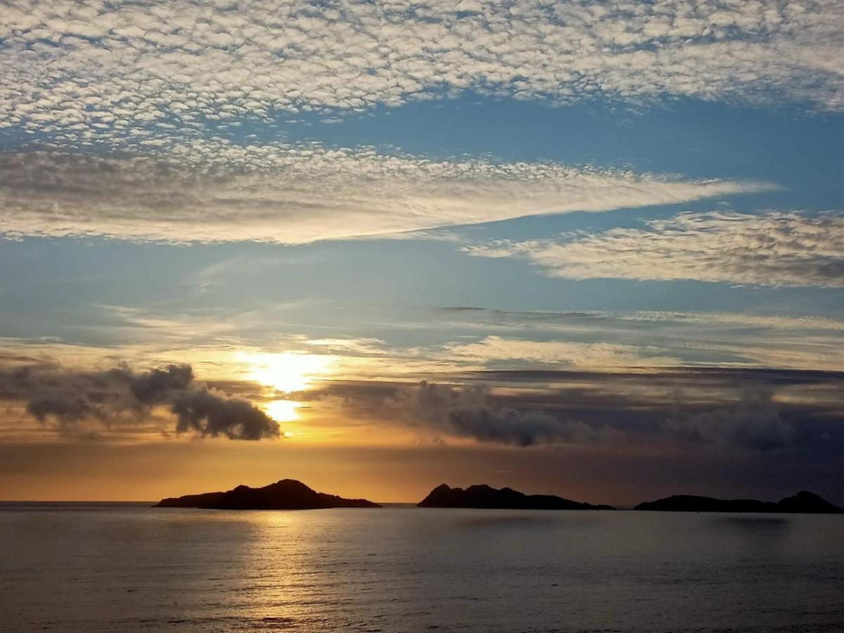Precioso Apartamento Con Terreno Y Vistas A Cies Vigo Eksteriør bilde